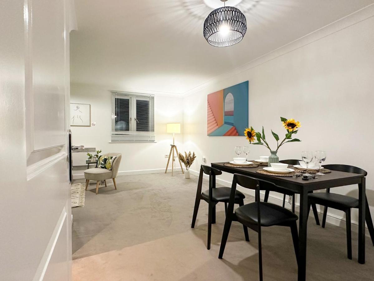 Luxury 2 Bedroom City Centre Apartment - Secure Parking - Amazing Location! Canterbury Eksteriør billede