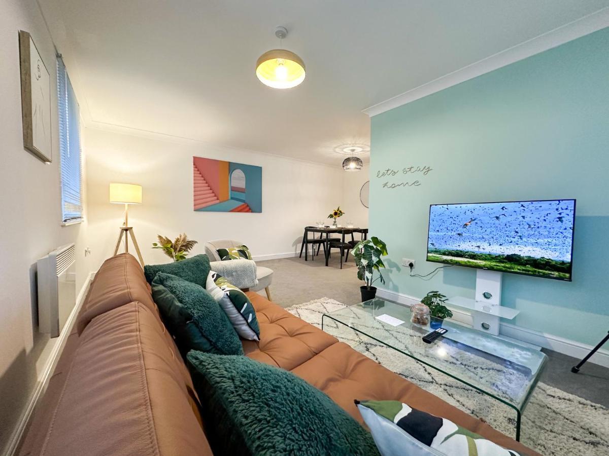Luxury 2 Bedroom City Centre Apartment - Secure Parking - Amazing Location! Canterbury Eksteriør billede